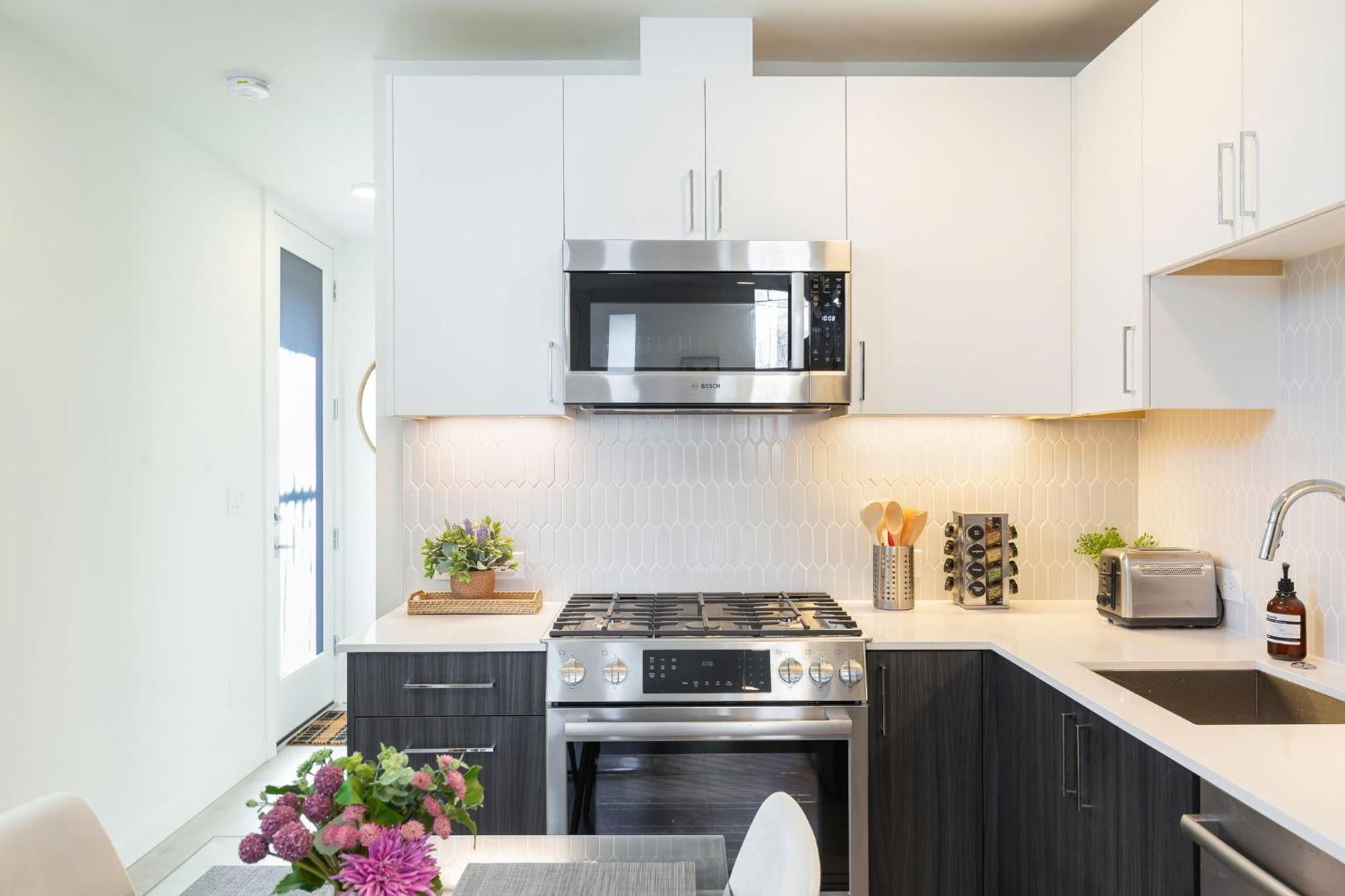 2br 2ba Capitol Hill Cozy Haven- Rooftop *